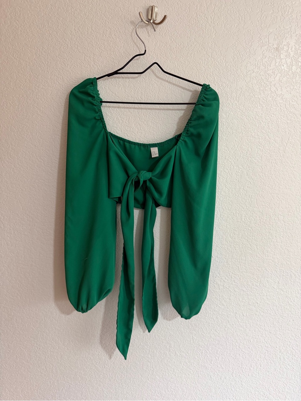 H&M Emerald Green Tie-Front Long Sleeve Crop Top